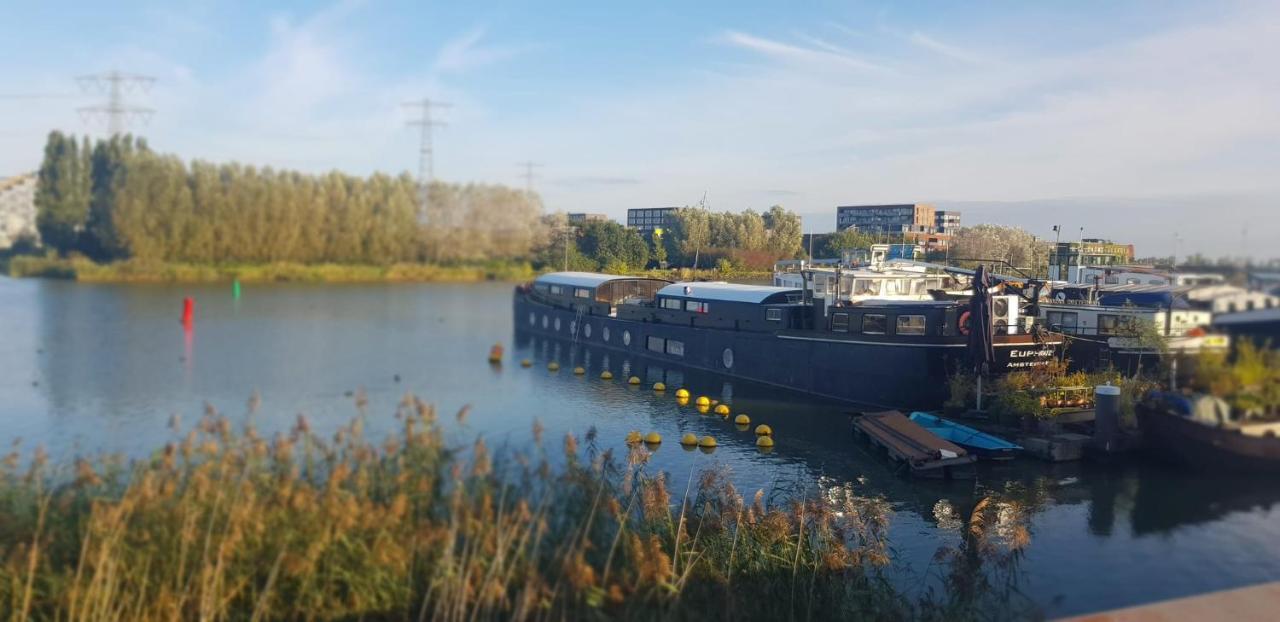Hotel Euphrate Houseboat Amsterdam Exterior foto